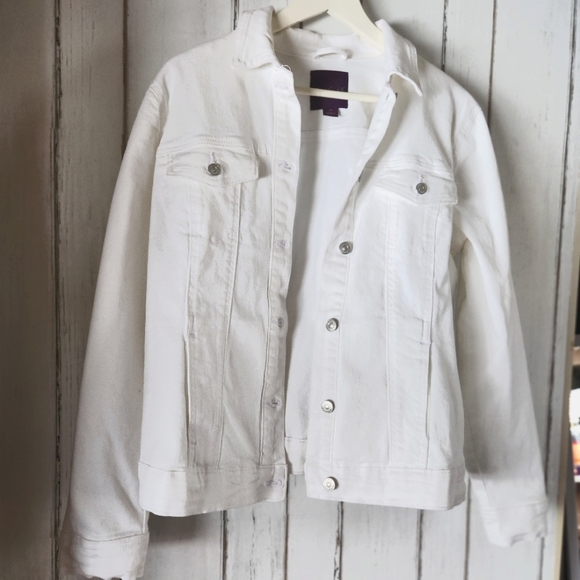 Gloria Vanderbilt Jackets & Blazers - Gloria Vanderbilt ladies white Jean jacket size M